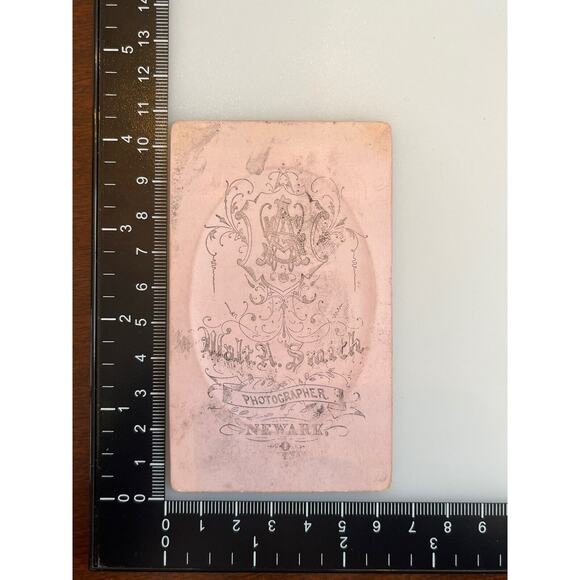 Antique CDV Carte de Visite Photography Sepia Walt A Smith Well Dressed Woman - Picture 4 of 4